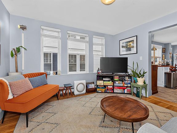 2nd image of 50 Mansfield St #2