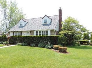 94 Bernice Dr, East Meadow, NY 11554