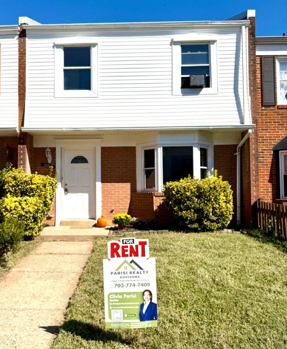 3 bed, 2.5 bath, 1372 sqft, $2,500 — Photo 2