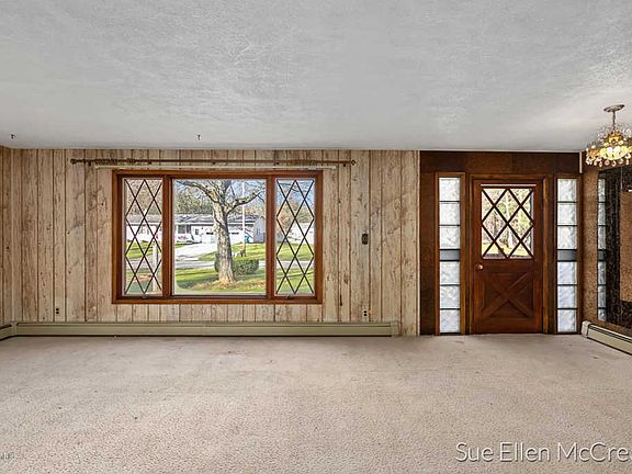 4th image of 2090 E Forest Ln