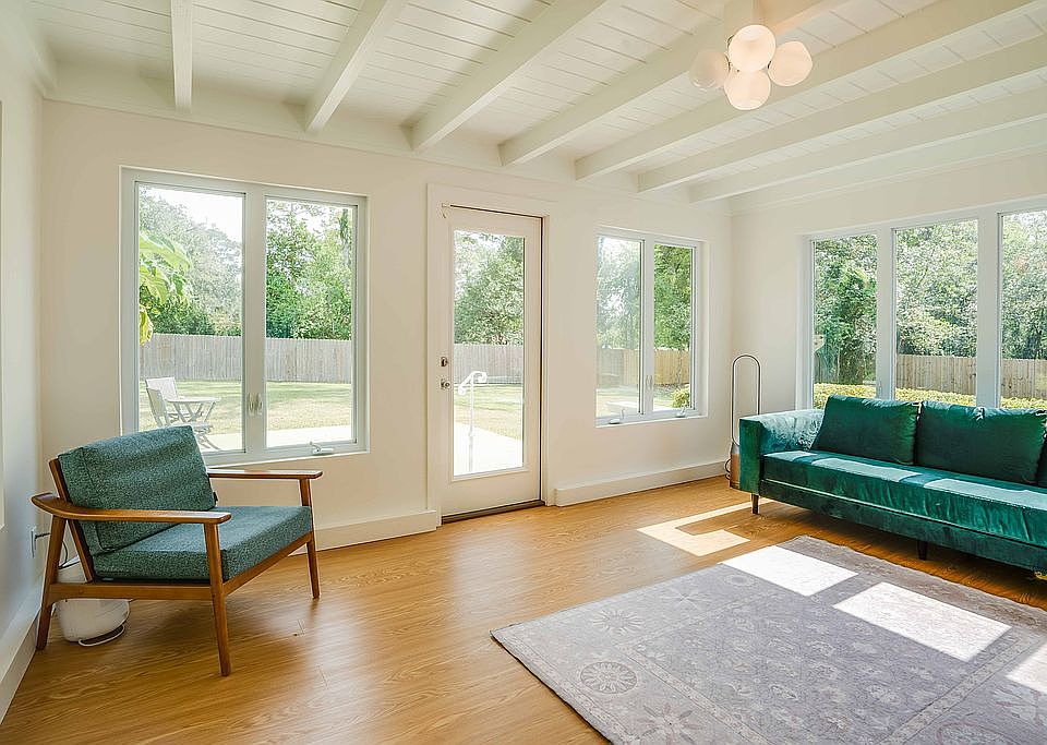 Gorgeous sunroom
