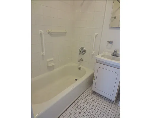 Rented by Block & Lot Real Estate | media 28