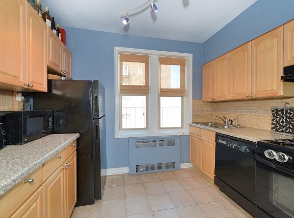 5th image of 84-49 168th St APT 4C
