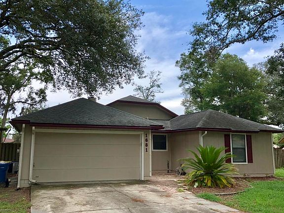 2nd image of 1681 Ponderosa Pine Dr E
