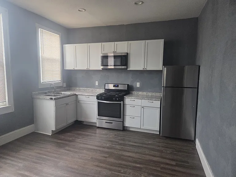 471 N State Ave #3 — Photo 3