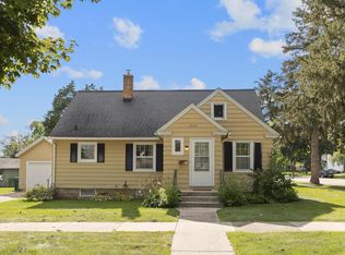 1223 Warren St, Baraboo, WI 53913