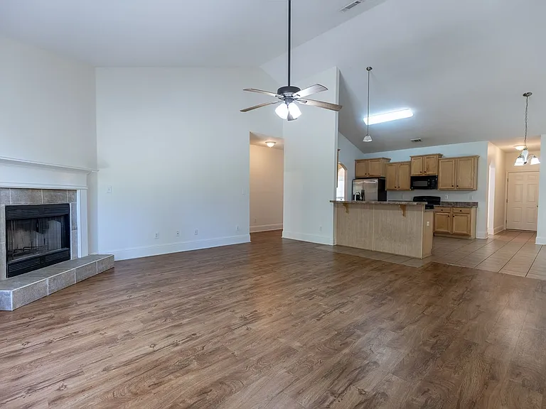 101 Normandy St — Photo 6