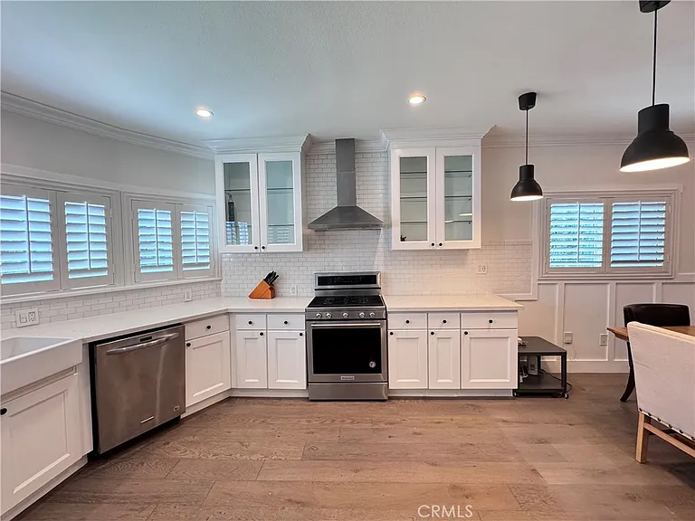 2716 S La Salle Ave — Photo 18