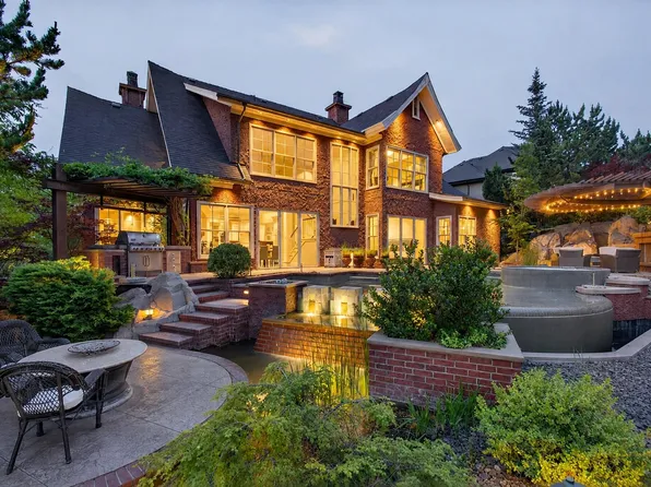 965 Westpoint Dr, Kelowna, BC V1W 2Z3