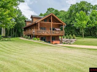 135 Daniel Ct, Mankato, MN 56001