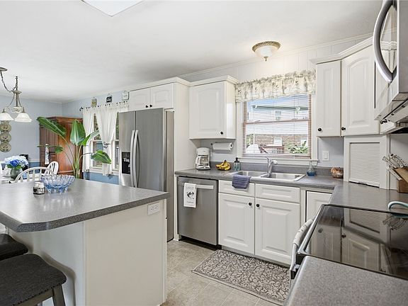 4th image of 104 Beaty Creek Ct