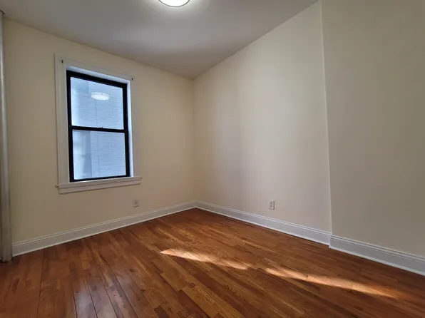 21-67 33rd Street image 3 of 5