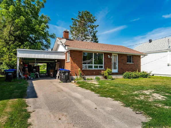 9 Wolfe St, Penetanguishene, ON L9M 1B9