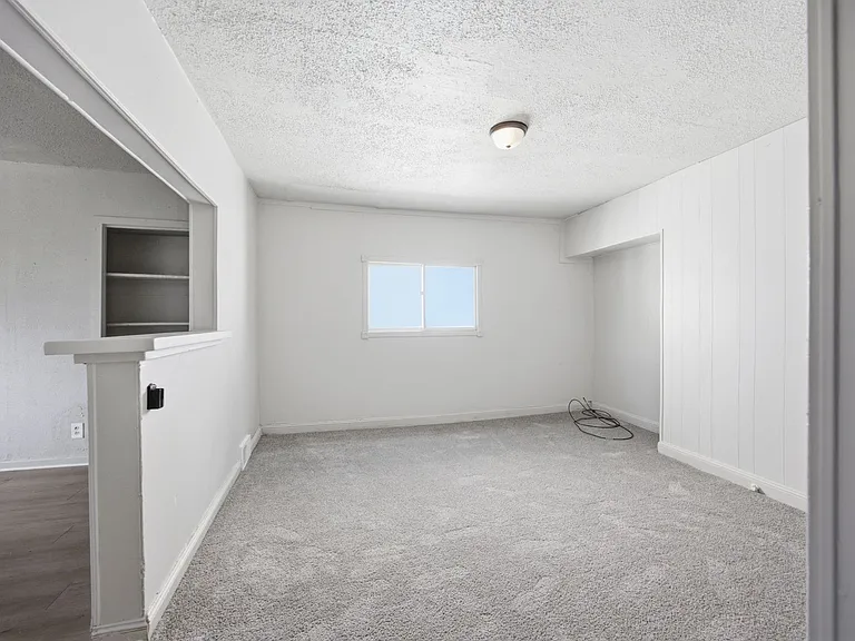 3032 Merwyn Ave — Photo 8