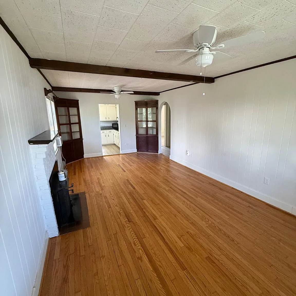 4 bed, 2.0 bath, 1770 sqft, $4,000 — Photo 2