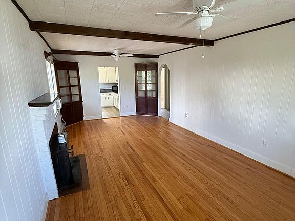 2nd image of 1131 Marion Ave