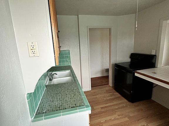 4th image of 528 Revilo Blvd #4