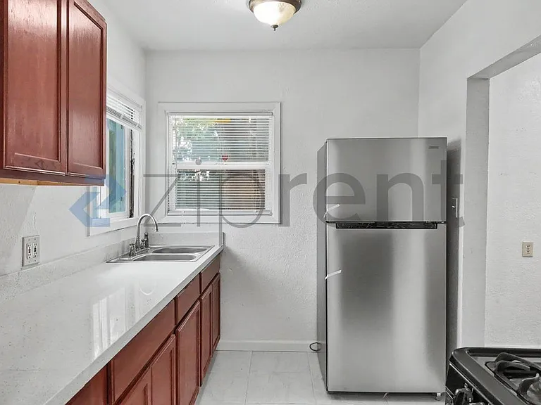 4309 32nd St — Photo 15