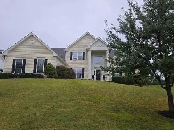 1002 Polo Downs Dr, Chesterfield, MO 63017
