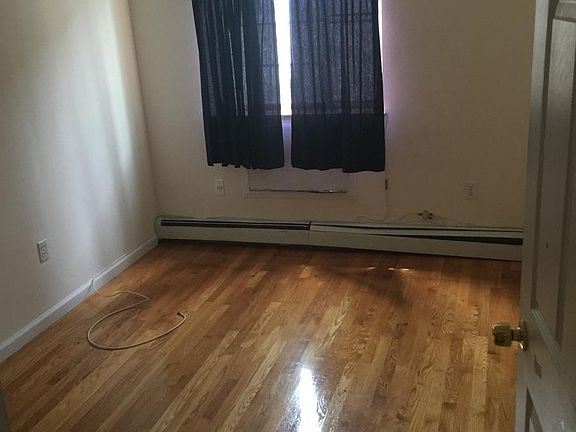 5th image of 624 Baker Ave APT 2