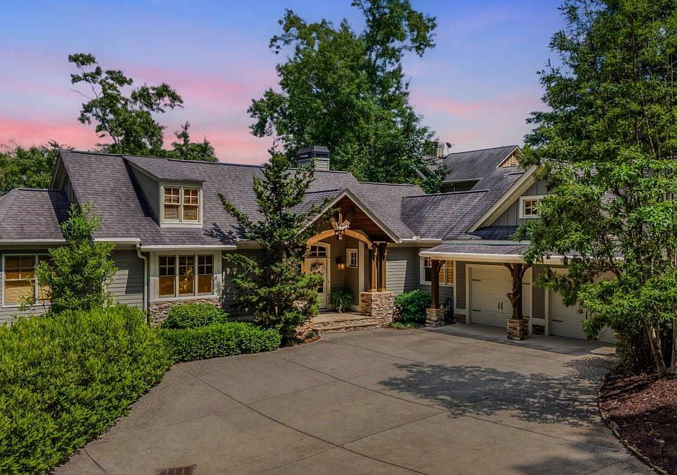 1st image of 401 Ridgewater Ln