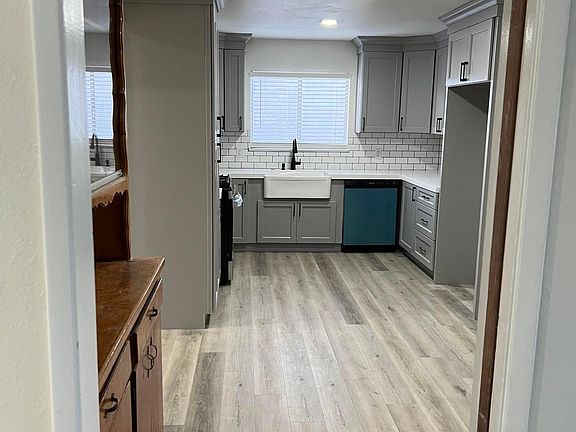 4th image of 2055 N Denair Ave