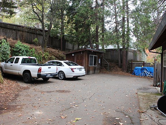 2nd image of 3104 Turner St