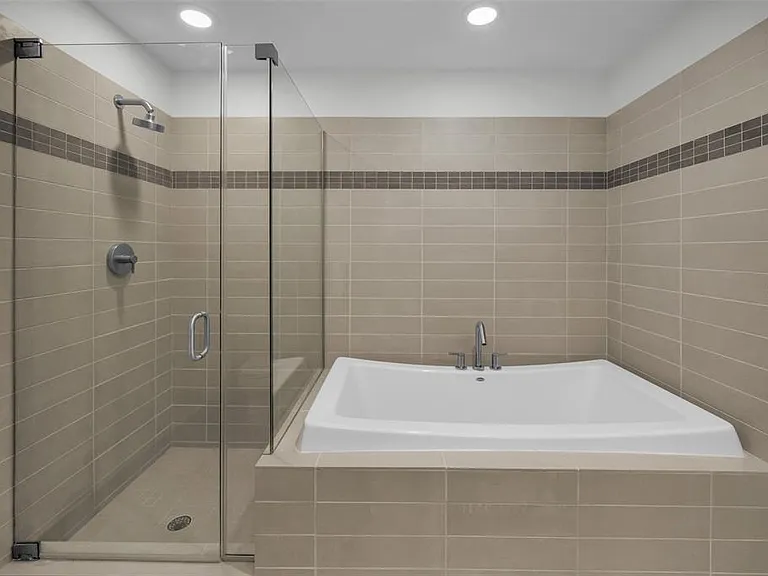 175 1st St S #2604 — Photo 22