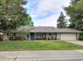 2 Meadowmont Ct, Sacramento, CA