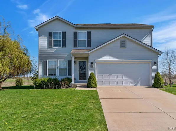 3106 Misty Creek Dr, Swartz Creek, MI 48473