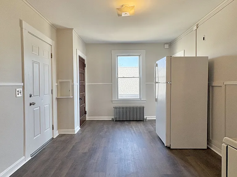 73 College St #3 — Photo 4