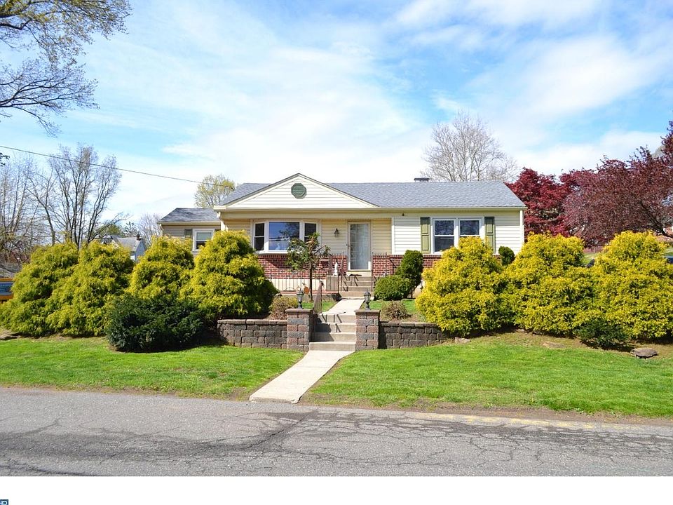 1st image of 900 Belmont Ave