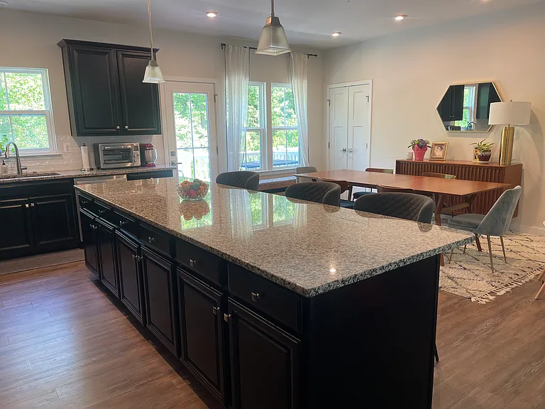 555 Katherine Ave — Photo 7
