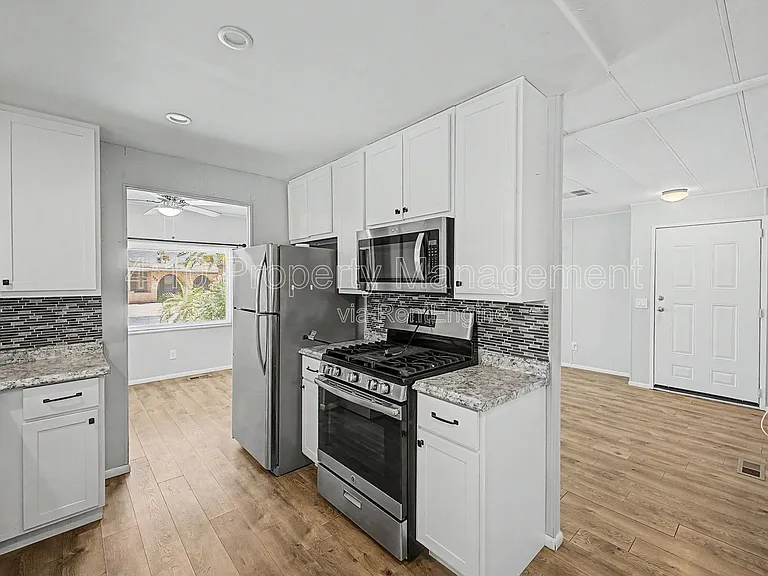 462 S 80th Pl — Photo 16