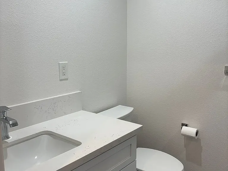 5930 Monte Verde Dr — Photo 10