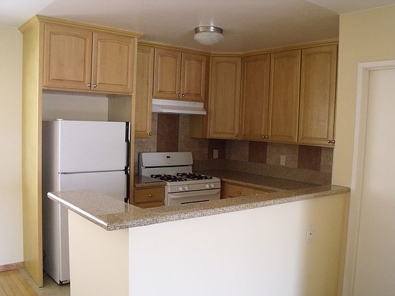 3rd image of 9005 Cynthia St APT 414