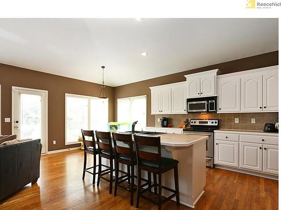 White & bright Kitchen