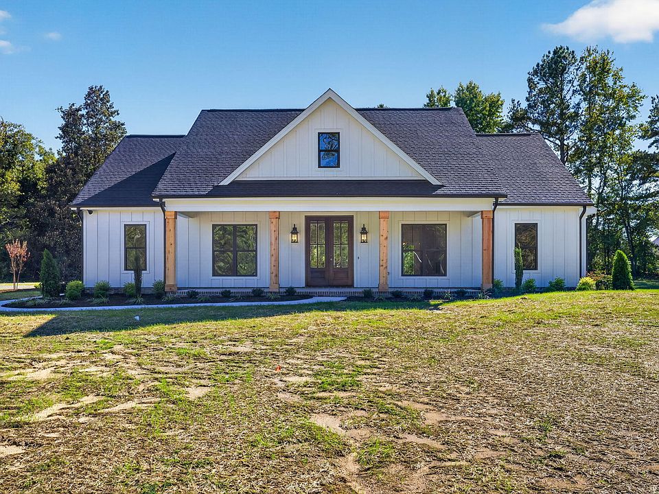 1st image of 643 Dixon Rd