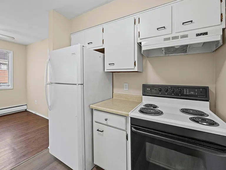 138-154 Woodhill Dr — Photo 13