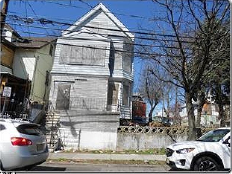 1st image of 17-19 N MUNN AVE