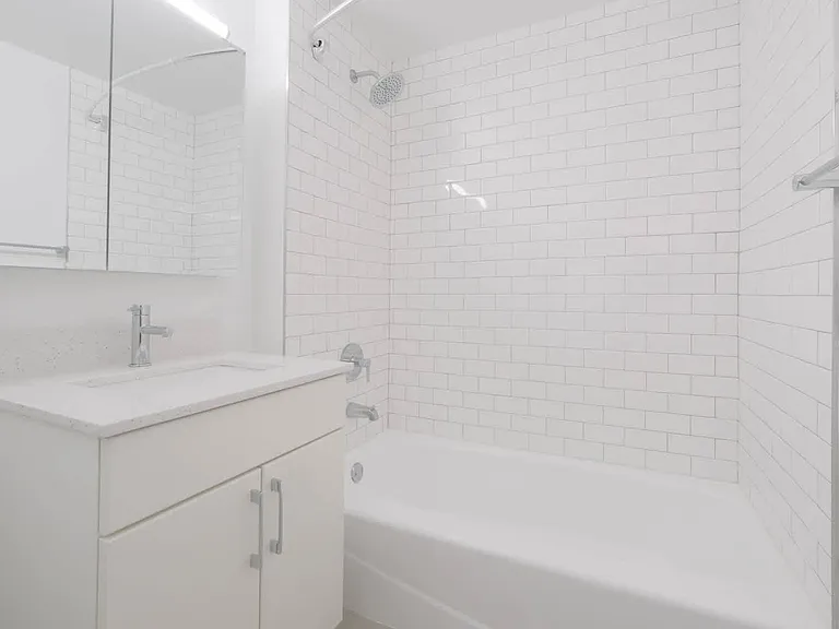 400 W 37th St #7R — Photo 66