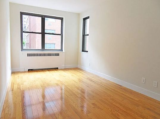 2nd image of 285 Mott St APT B3