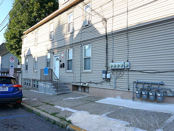2nd image of 150 S 12th St #3