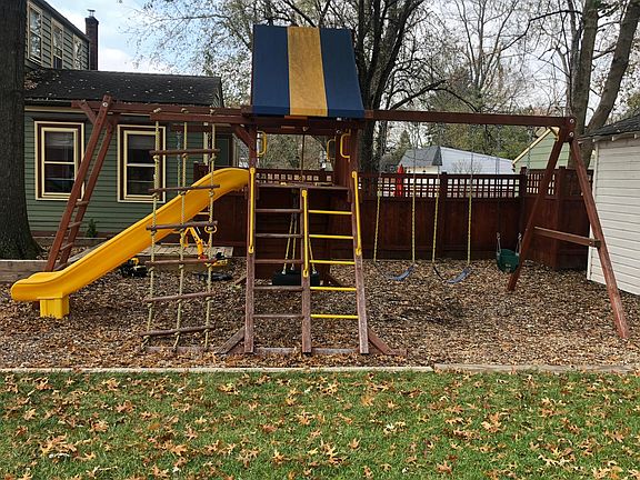 4th image of 4001 Grove Ave