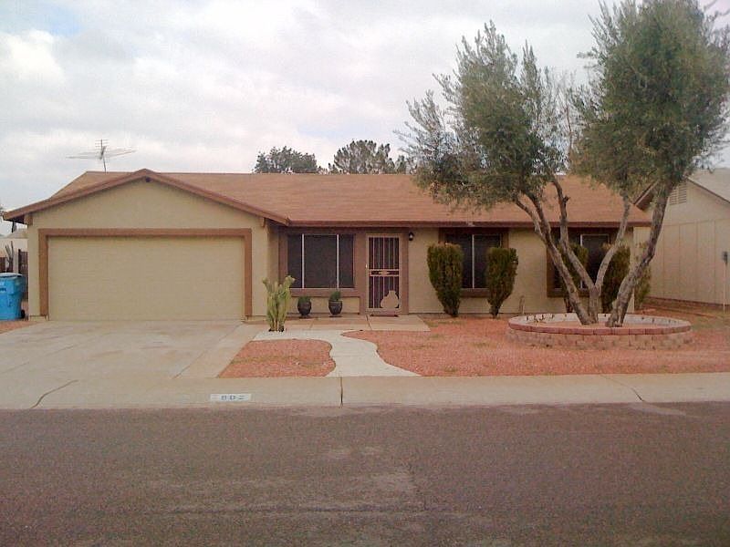 1st image of 902 W Montoya Ln