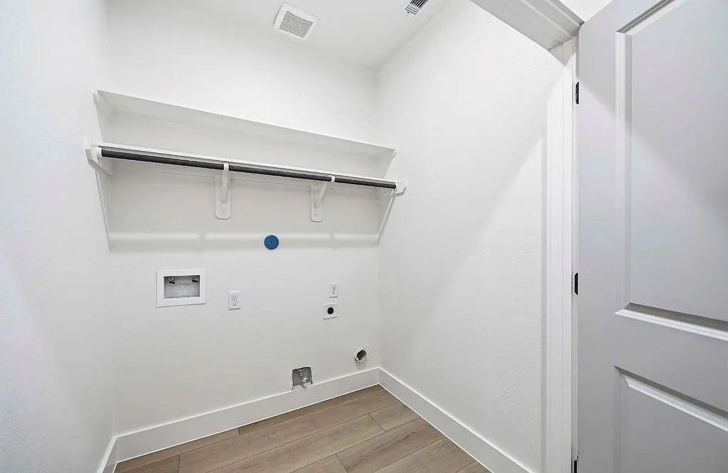 3 bed, 2.5 bath, $800 — Photo 4