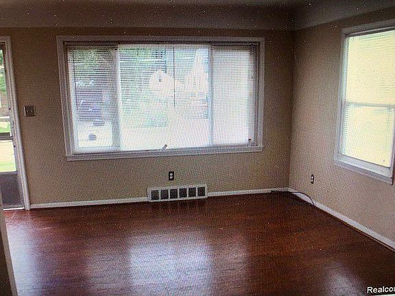 4th image of 25657 Eureka Dr