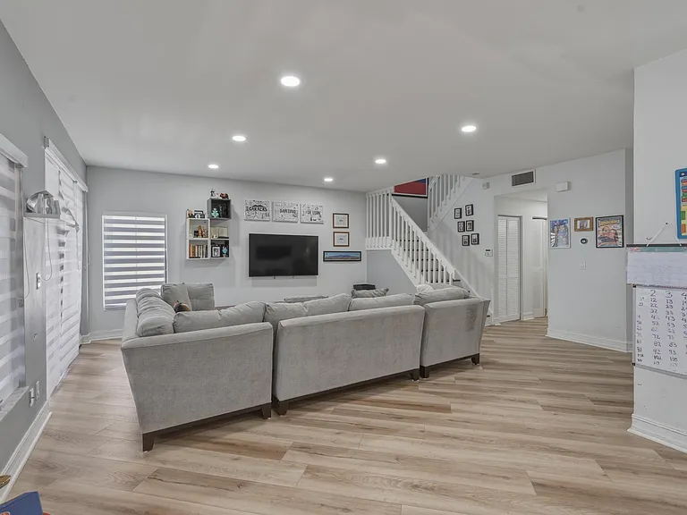 310 NW 207th Way — Photo 22