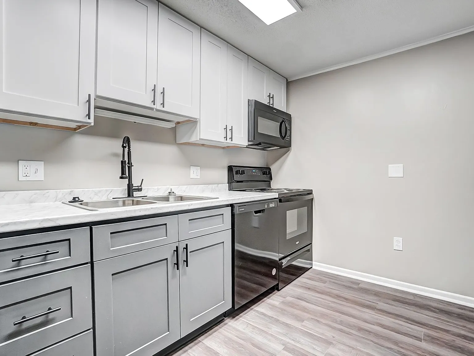 Poplar Ridge Apartments — Photo 4