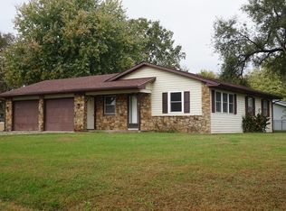 242 Woodlane Dr, Columbus, IN 47201